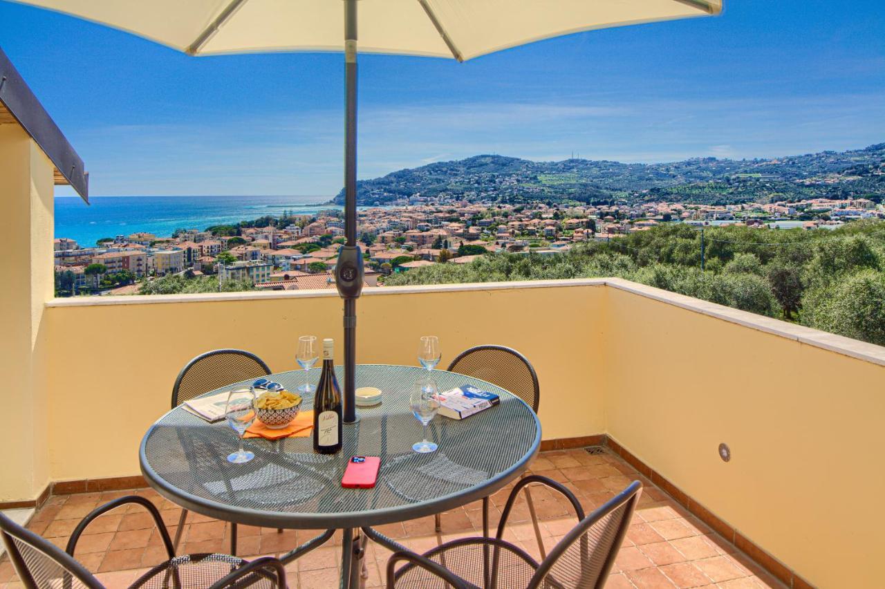 Appartamenti Villa Il Poggiolo دْيانو مارينا المظهر الخارجي الصورة