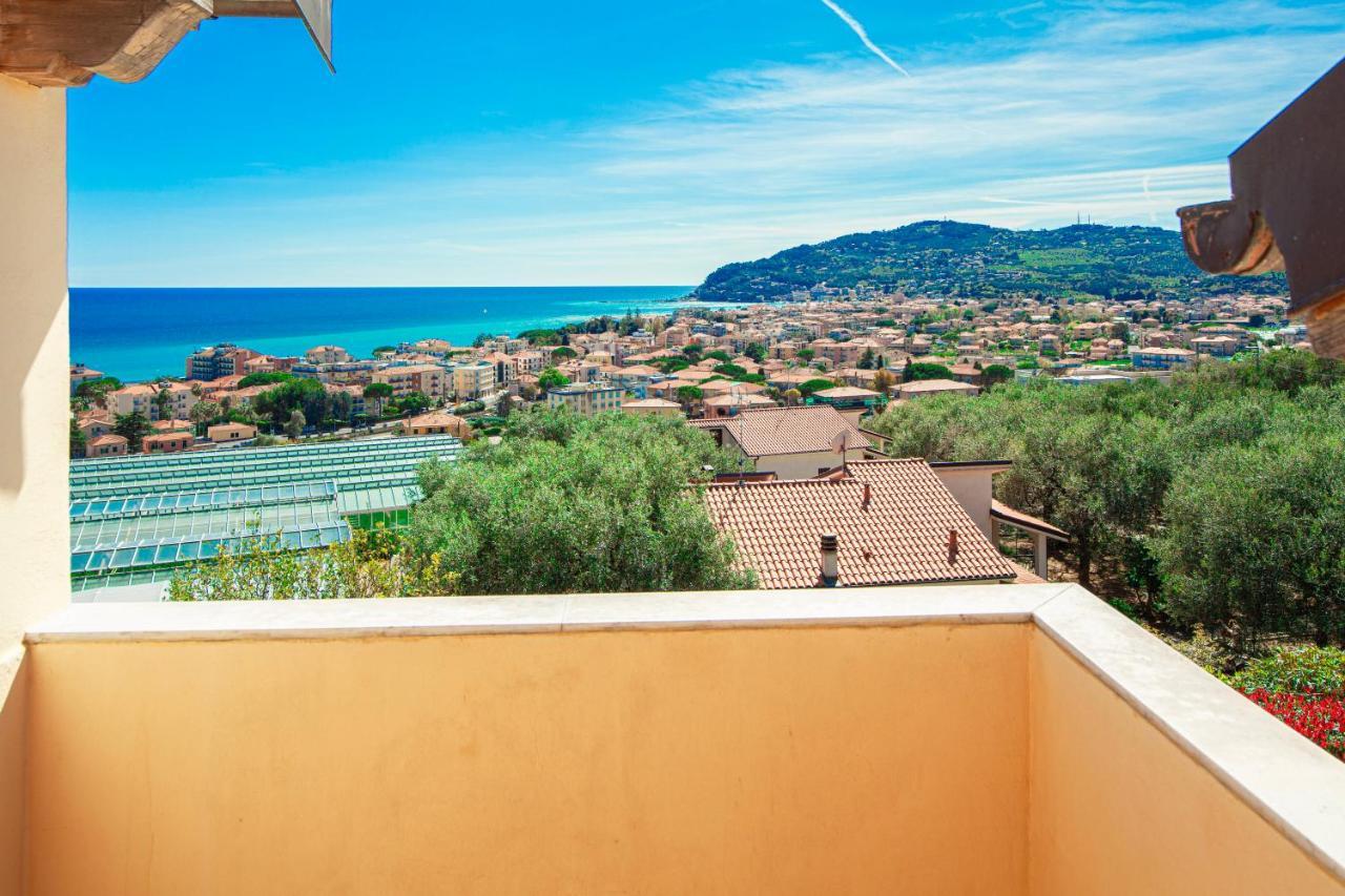 Appartamenti Villa Il Poggiolo دْيانو مارينا المظهر الخارجي الصورة