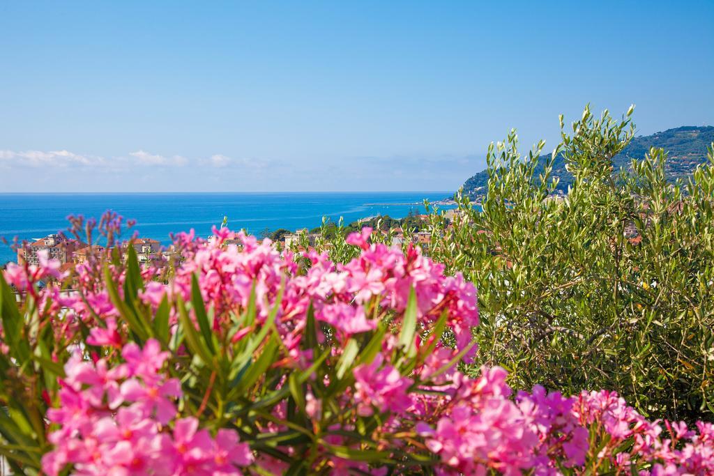 Appartamenti Villa Il Poggiolo دْيانو مارينا المظهر الخارجي الصورة